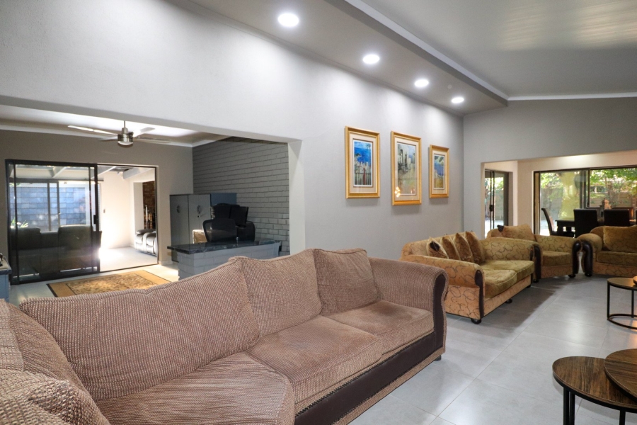 5 Bedroom Property for Sale in Irene Park North West